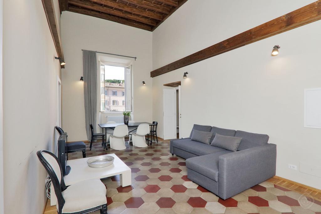 Trastevere Design Apartment ローマ 部屋 写真