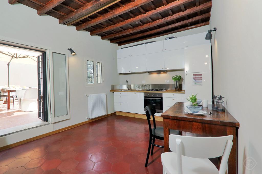 Trastevere Design Apartment ローマ 部屋 写真